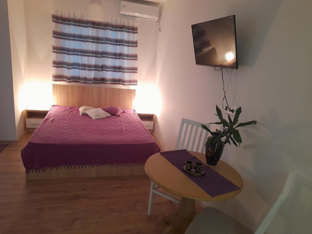 V & V Studio Apartments Ni Екстериор снимка