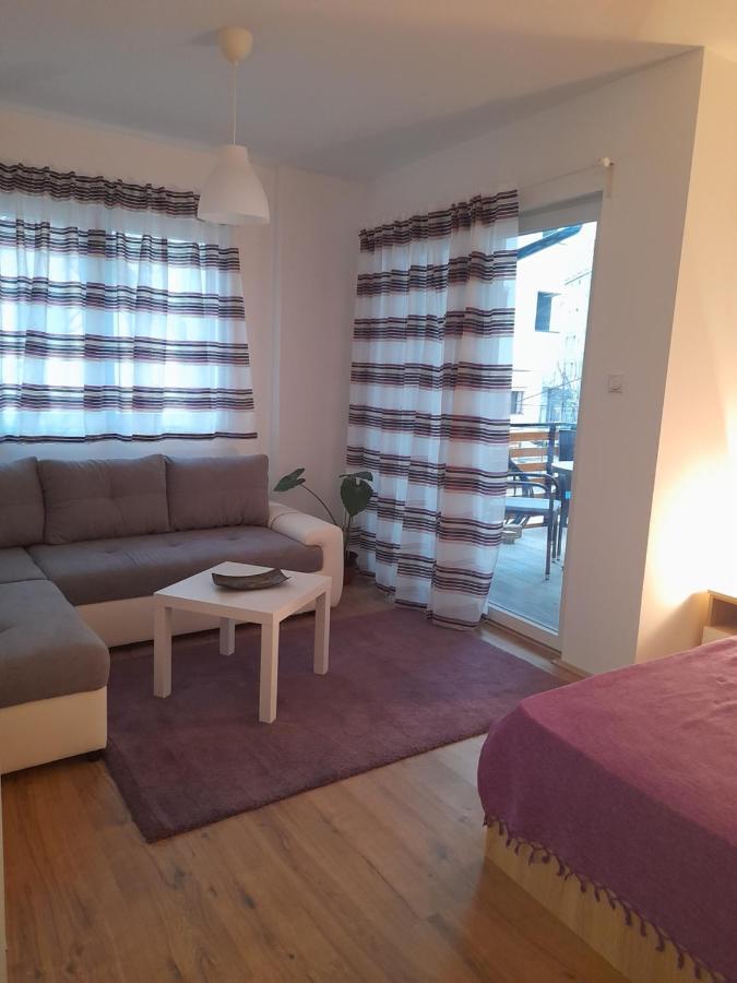 V & V Studio Apartments Ni Екстериор снимка