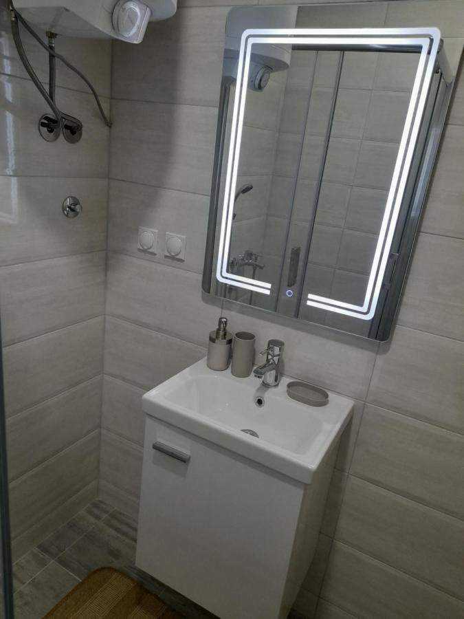 V & V Studio Apartments Ni Екстериор снимка