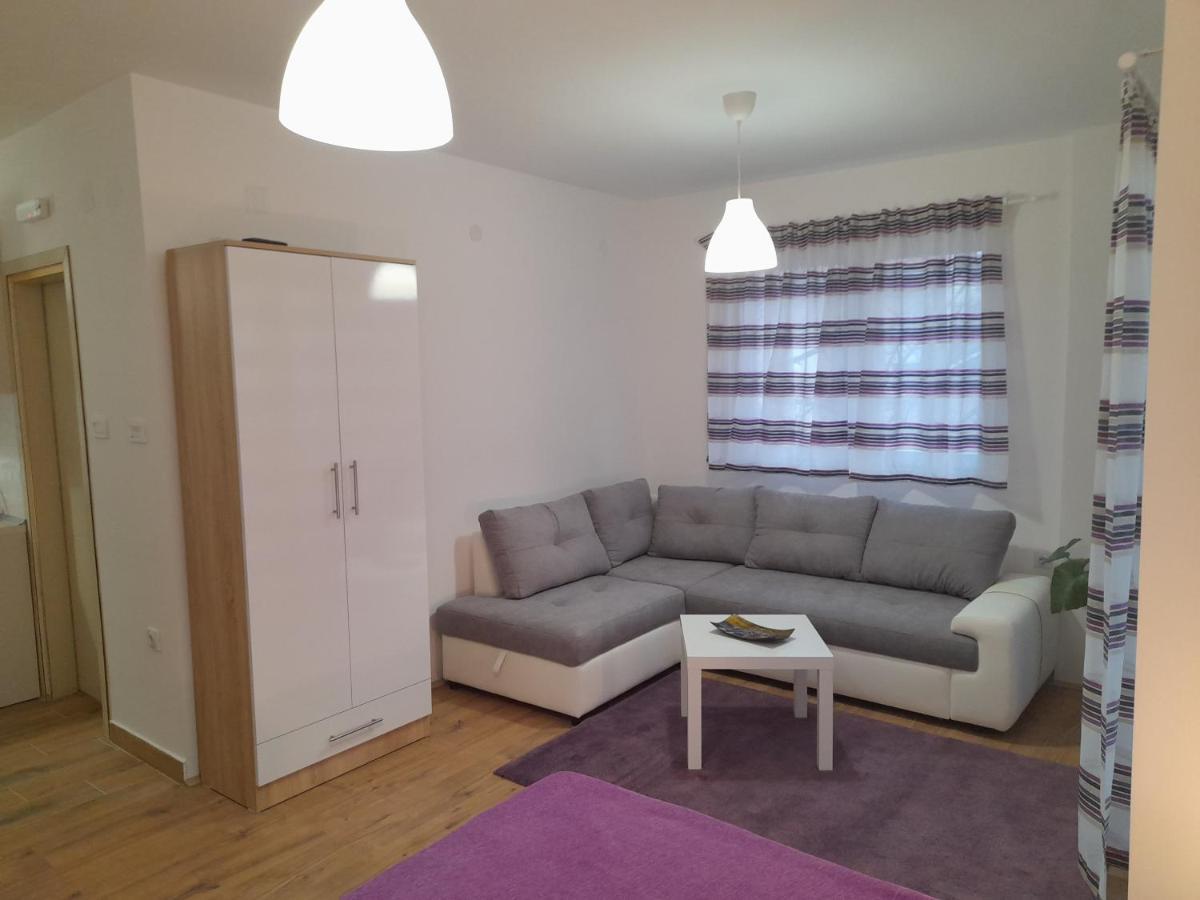 V & V Studio Apartments Ni Екстериор снимка