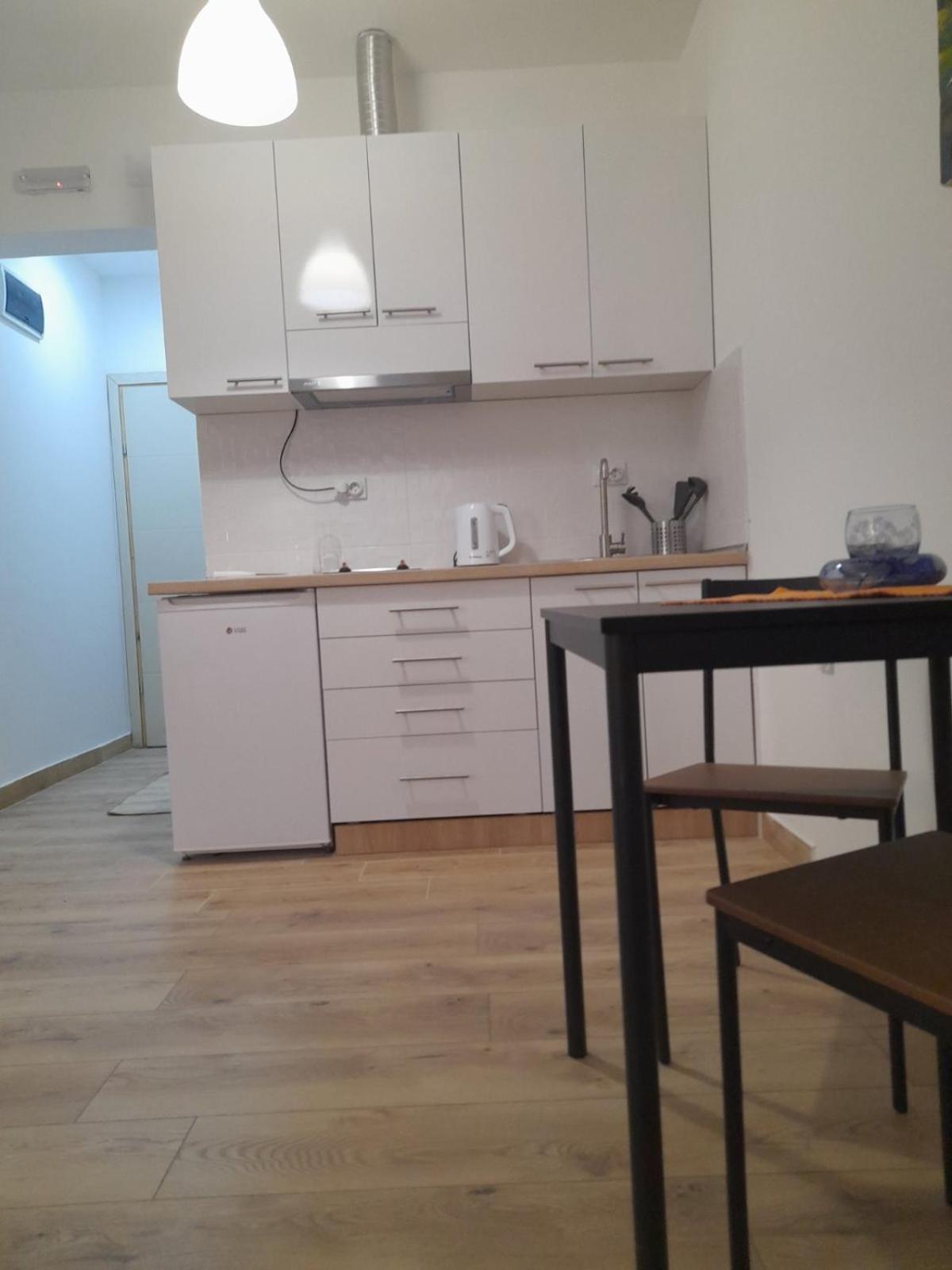 V & V Studio Apartments Ni Екстериор снимка