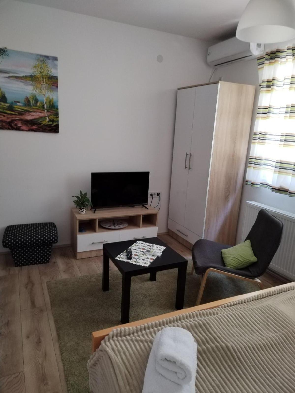 V & V Studio Apartments Ni Екстериор снимка