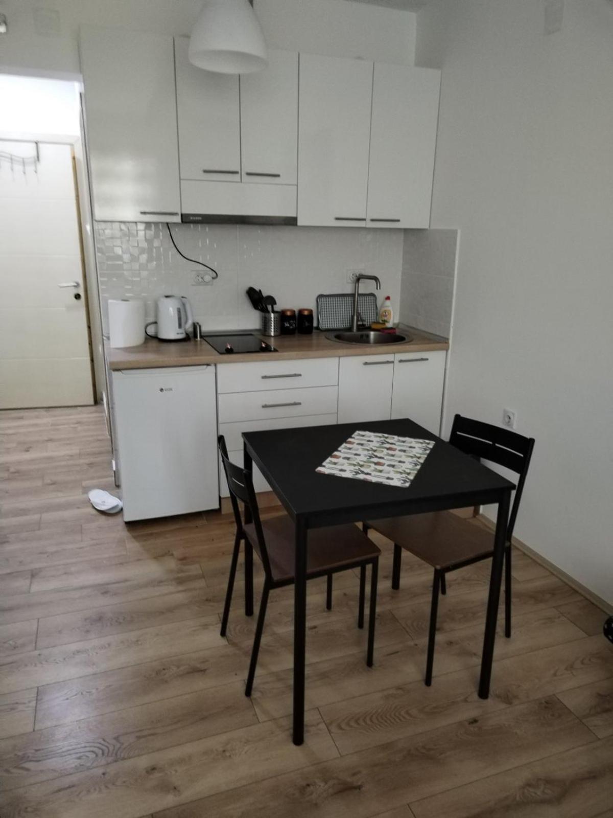 V & V Studio Apartments Ni Стая снимка