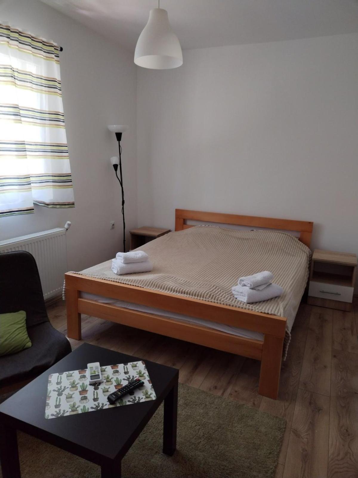 V & V Studio Apartments Ni Стая снимка